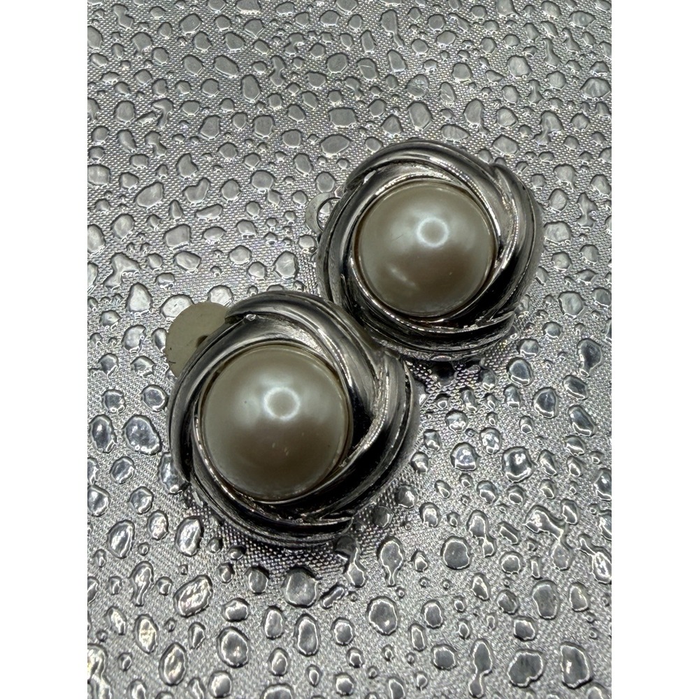 Vintage Earrings Clip On Silver Tone‎ Faux Pearl Middle Jewelry Costume Signed